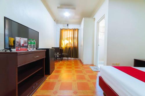 RedDoorz near Walking Street Angeles City in Angeles / Clark RedDoorz near Walking Street Angeles City in Angeles / Clark