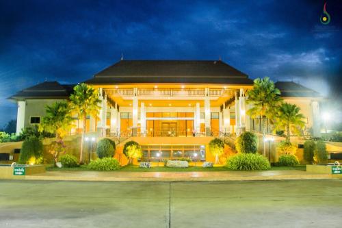 Hotellet från utsidan, Royal Nakhara Hotel Nongkhai in Nong Khai Hotellet från utsidan, Royal Nakhara Hotel Nongkhai in Nong Khai
