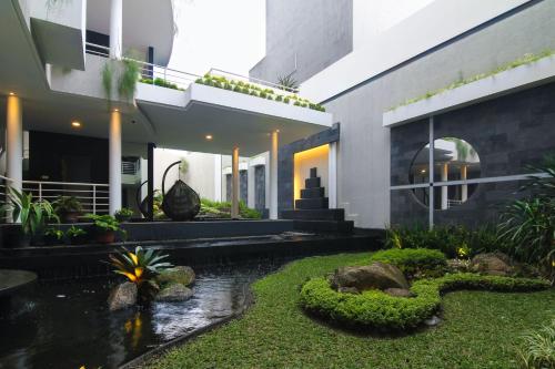 Exterior view, Rozelle by d'best Hospitality in Cimahi Utara Exterior view, Rozelle by d'best Hospitality in Cimahi Utara
