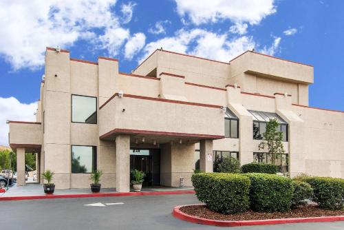 This photo about San Bernandino Inn & Suites shared on HyHotel.com