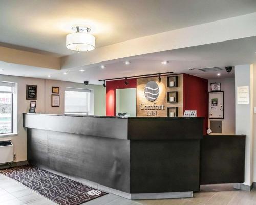 Előcsarnok, Comfort Inn in Laval (Qébec) Előcsarnok, Comfort Inn in Laval (Qébec)