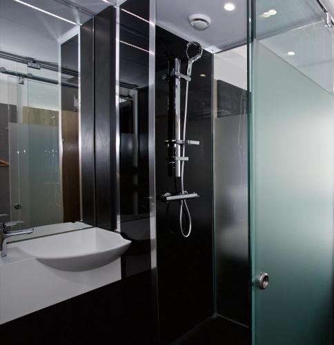 Bathroom, The Z Hotel Bath in Bath Bathroom, The Z Hotel Bath in Bath