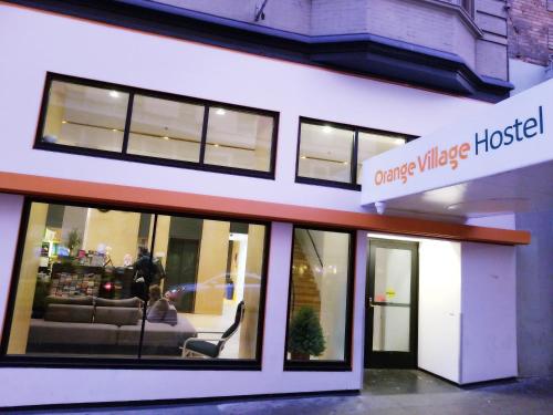 Entrance, Orange Village Hostel in San Francisco (CA) Entrance, Orange Village Hostel in San Francisco (CA)