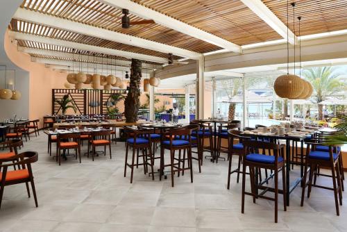 Ristorante, SALT of Palmar, an adult-only boutique Hotel in Isole Mauritius Ristorante, SALT of Palmar, an adult-only boutique Hotel in Isole Mauritius