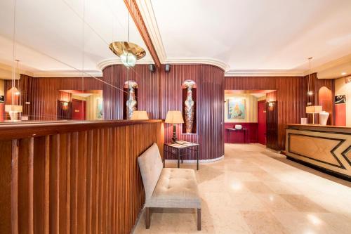 Lobby, Hotel Des Artistes near Gallo-Roman Museum Lobby, Hotel Des Artistes near Gallo-Roman Museum