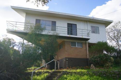 Exterior view, The Kite Beach House in Guilderton Exterior view, The Kite Beach House in Guilderton