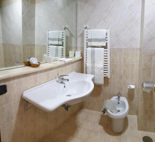 Baño, Grand Hotel Pavone in Cassino Baño, Grand Hotel Pavone in Cassino