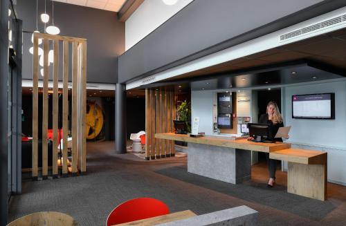 Lobby, ibis Caen Porte de Bretagne near Caen-Carpiquet Airport Lobby, ibis Caen Porte de Bretagne near Caen-Carpiquet Airport