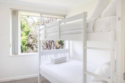 Balmoral Beach Front - 2 Beds w Parking in Mosman Balmoral Beach Front - 2 Beds w Parking in Mosman