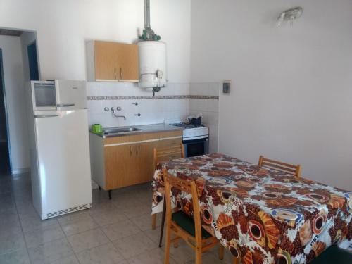 This photo about Cerca Departamentos shared on HyHotel.com