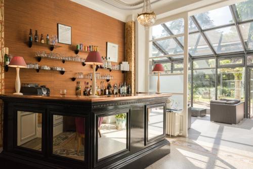 酒吧/高級酒吧, The Originals Boutique, Hôtel Terminus, Bourg-en-Bresse Gare (The Originals Boutique, Hotel Terminus, Bourg-en-Bresse Gare) in 布雷斯地區布爾格 酒吧/高級酒吧, The Originals Boutique, Hôtel Terminus, Bourg-en-Bresse Gare (The Originals Boutique, Hotel Terminus, Bourg-en-Bresse Gare) in 布雷斯地區布爾格