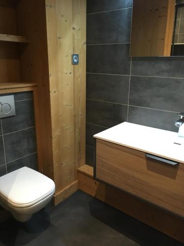 This photo about Rond >Point des Pistes shared on HyHotel.com