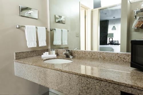 在meiguo.com看到的Vagabond Inn Oxnard的介绍图片