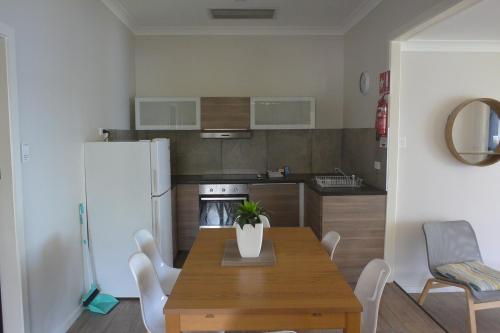 Dungowan Waterfront Accommodation in Jervis Bay Dungowan Waterfront Accommodation in Jervis Bay