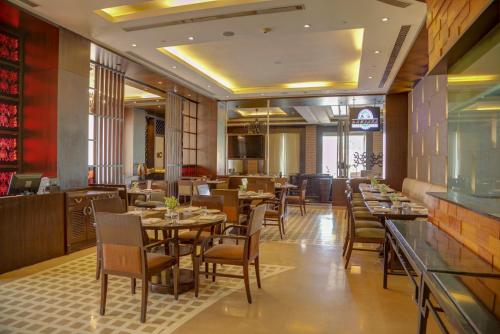 Food and beverages, Goldfinch Hotel Delhi NCR in Faridabad Food and beverages, Goldfinch Hotel Delhi NCR in Faridabad