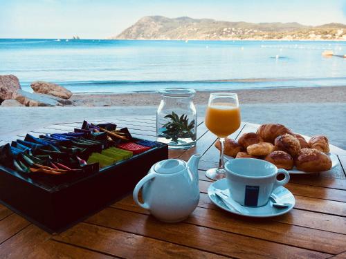 Comida y bebida, Le Cannier Hotel in La Seyne-sur-Mer Comida y bebida, Le Cannier Hotel in La Seyne-sur-Mer