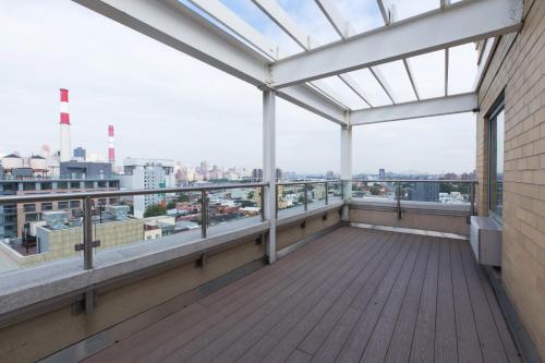 Romana Hotel - NYC in New York (NY) Romana Hotel - NYC in New York (NY)