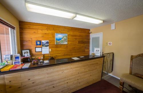 Empfangshalle, Westwood Motel 100 Mile House in 100 Mile House (BC) Empfangshalle, Westwood Motel 100 Mile House in 100 Mile House (BC)