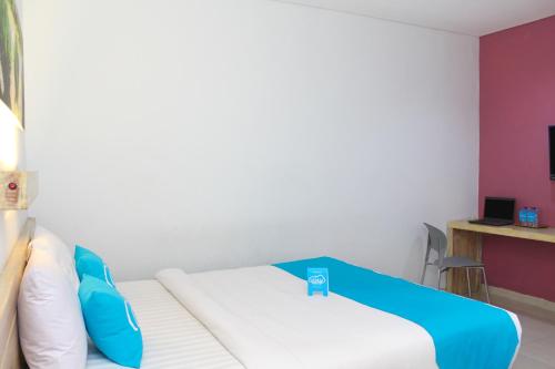 This photo about Airy Gubeng Kalimantan Surabaya shared on HyHotel.com