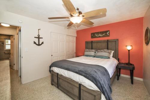 The Beach House in Gulfport Beach, Florida - 2 bedroom luxury home, Sleeps 6, Reduced rate for 1 wee in Gulfport (FL) The Beach House in Gulfport Beach, Florida - 2 bedroom luxury home, Sleeps 6, Reduced rate for 1 wee in Gulfport (FL)