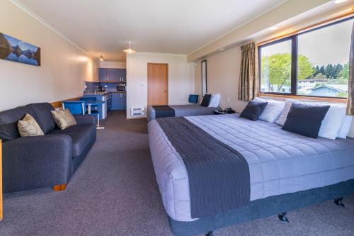 Lakeside Motel & Apartments in Те Анау Lakeside Motel & Apartments in Те Анау