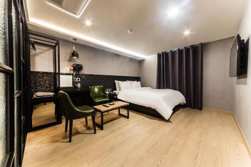 This photo about Hotel 28 shared on HyHotel.com