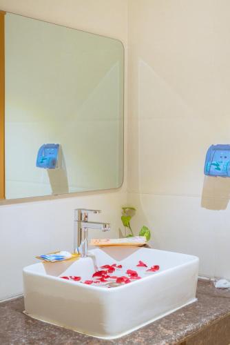 This photo about Sunrise Hotel shared on HyHotel.com