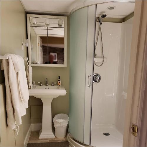 This photo about Forest Hill Bed and Breakfast shared on HyHotel.com