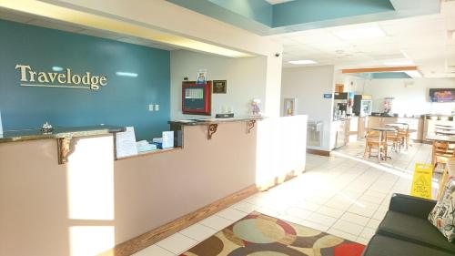 Lobby, Travelodge by Wyndham Knoxville East in Knoxville (TN) Lobby, Travelodge by Wyndham Knoxville East in Knoxville (TN)
