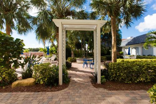 정원, 플라자 호텔 포트 로더데일 (Plaza Hotel Fort Lauderdale) in 포트 로더데일 (FL) 정원, 플라자 호텔 포트 로더데일 (Plaza Hotel Fort Lauderdale) in 포트 로더데일 (FL)