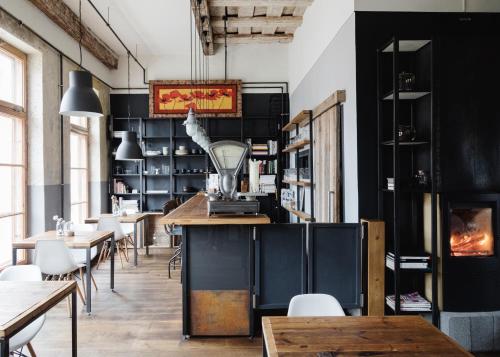 Étterem, Noliktava No 5 in Kurzemes Étterem, Noliktava No 5 in Kurzemes