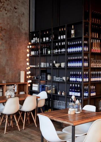 Étterem, Noliktava No 5 in Kurzemes Étterem, Noliktava No 5 in Kurzemes