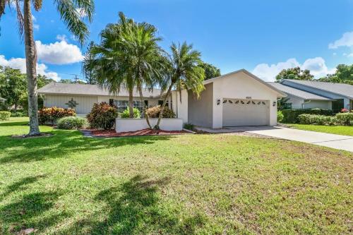 Comfortably Chic Pool Home Retreat in 那不勒斯 (FL) Comfortably Chic Pool Home Retreat in 那不勒斯 (FL)
