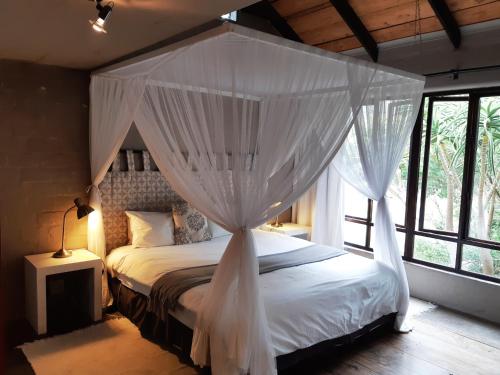 Hornbill House Self Catering Accommodation in Hermanus Hornbill House Self Catering Accommodation in Hermanus