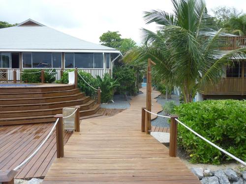 Wikkid Resort in ดิกซันโคฟ Wikkid Resort in ดิกซันโคฟ