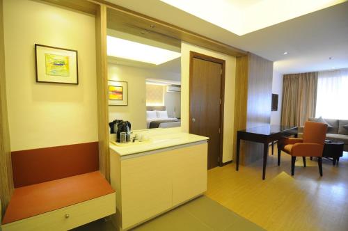 Imperial Palace Suites