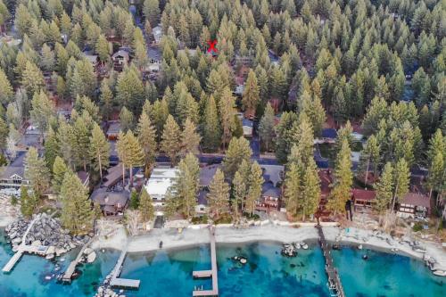 Skyland Retreat - Max nighttime occupancy of 8 in Zephyr Cove (NV) Skyland Retreat - Max nighttime occupancy of 8 in Zephyr Cove (NV)