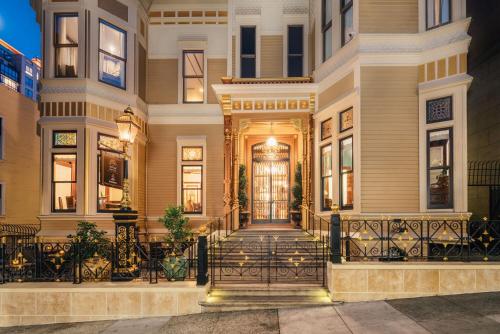 Entrance, Mansion on Sutter in Pacific Heights Entrance, Mansion on Sutter in Pacific Heights