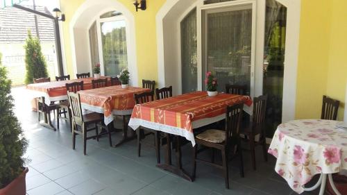 Ásványráró Apartman House (Asvanyraro Apartman House) in อัสวานีราโร Ásványráró Apartman House (Asvanyraro Apartman House) in อัสวานีราโร
