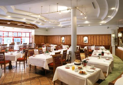 ห้องอาหาร, ยูฟา อัลเพนโฮเทล ซาลบัค (JUFA Alpenhotel Saalbach) in ซาลบาค ห้องอาหาร, ยูฟา อัลเพนโฮเทล ซาลบัค (JUFA Alpenhotel Saalbach) in ซาลบาค