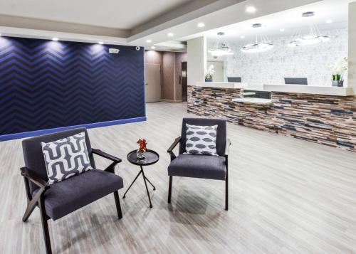 Lobby, Hollywood Inn Suites Hotel in LAX – Los Angeles International Airport Lobby, Hollywood Inn Suites Hotel in LAX – Los Angeles International Airport