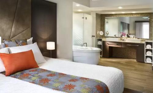 This photo about The Fives Luxury Condo One Suite shared on HyHotel.com