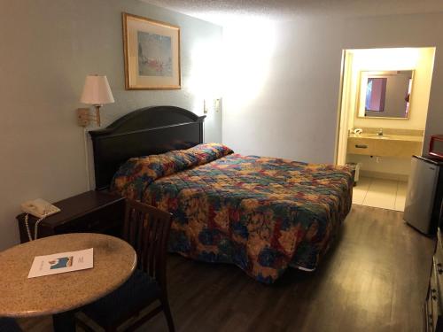 在meiguo.com看到的Executive Garden Titusville Hotel的介绍图片