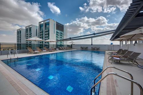 スイミングプール, S ホテル アル バルシャ (S Hotel Al Barsha) in ドバイ スイミングプール, S ホテル アル バルシャ (S Hotel Al Barsha) in ドバイ