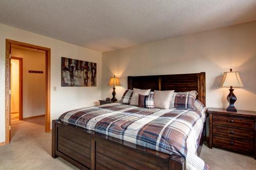 This photo about Woods Manor Condo shared on HyHotel.com