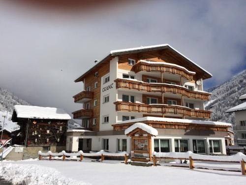 B&B Haus Granit Saas Grund in Saas-Fee B&B Haus Granit Saas Grund in Saas-Fee