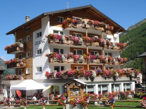 B&B Haus Granit Saas Grund in Saas-Fee B&B Haus Granit Saas Grund in Saas-Fee