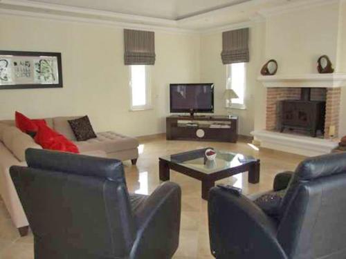 Almancil Villa Sleeps 8 Pool Air Con WiFi T480091 in ใจกลางเมืองอัลมันซิล Almancil Villa Sleeps 8 Pool Air Con WiFi T480091 in ใจกลางเมืองอัลมันซิล