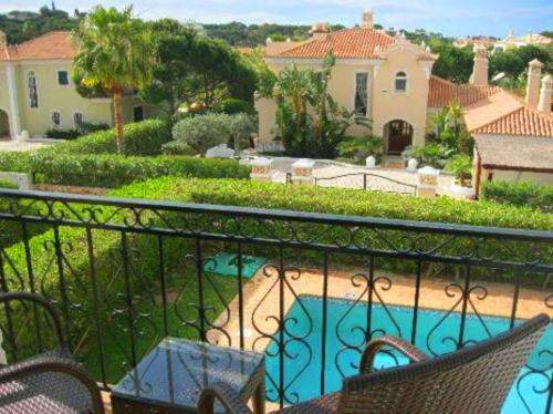 Vale do Lobo Villa Sleeps 4 Pool Air Con WiFi in อัลมานซิล Vale do Lobo Villa Sleeps 4 Pool Air Con WiFi in อัลมานซิล