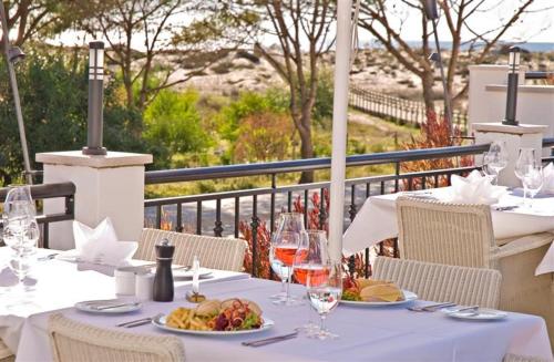 Vale do Lobo Villa Sleeps 4 Pool Air Con WiFi in อัลมานซิล Vale do Lobo Villa Sleeps 4 Pool Air Con WiFi in อัลมานซิล